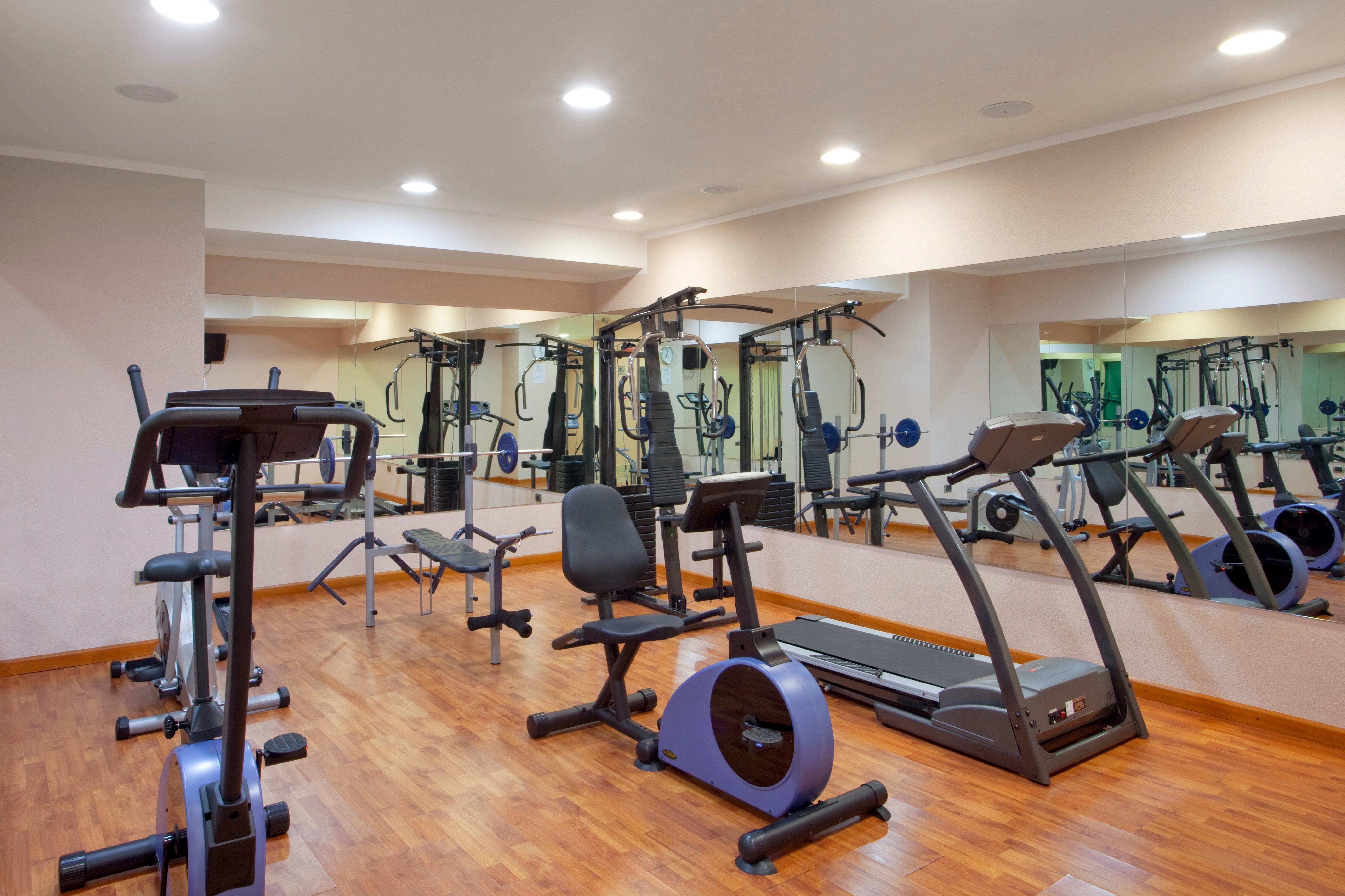 Holiday Inn Cagliari By Ihg Экстерьер фото