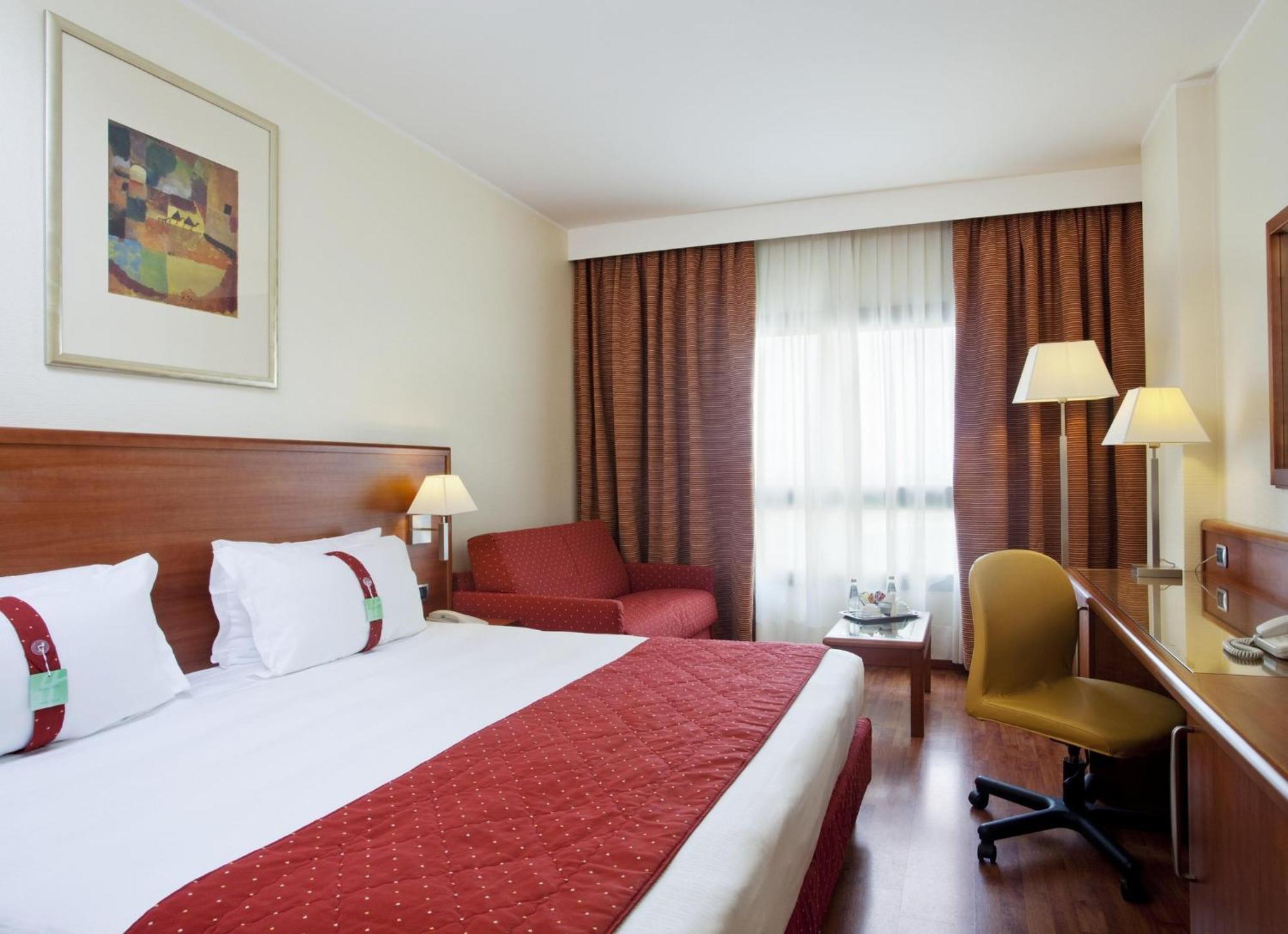 Holiday Inn Cagliari By Ihg Экстерьер фото
