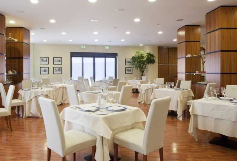Holiday Inn Cagliari By Ihg Экстерьер фото