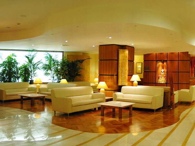 Holiday Inn Cagliari By Ihg Интерьер фото