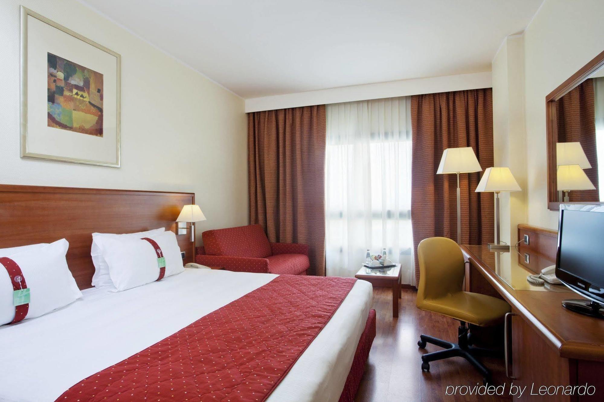 Holiday Inn Cagliari By Ihg Экстерьер фото